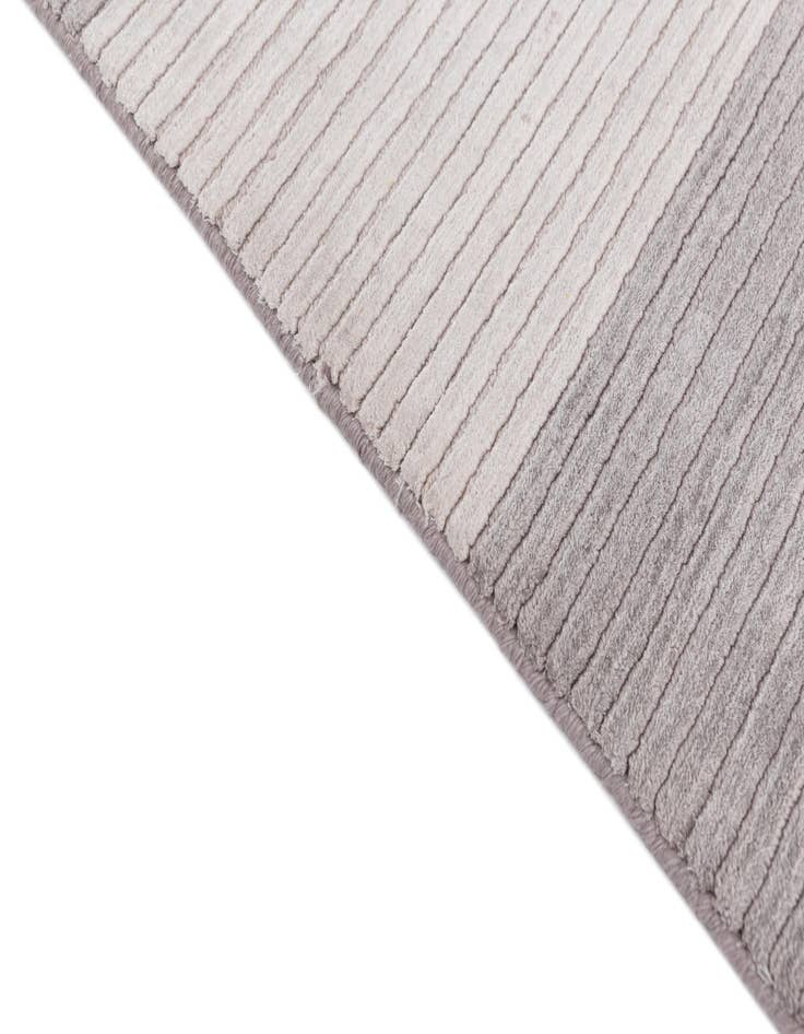 Detail image of 6' 7 x 9' 10  Hand Knotted Darya Wool Rug