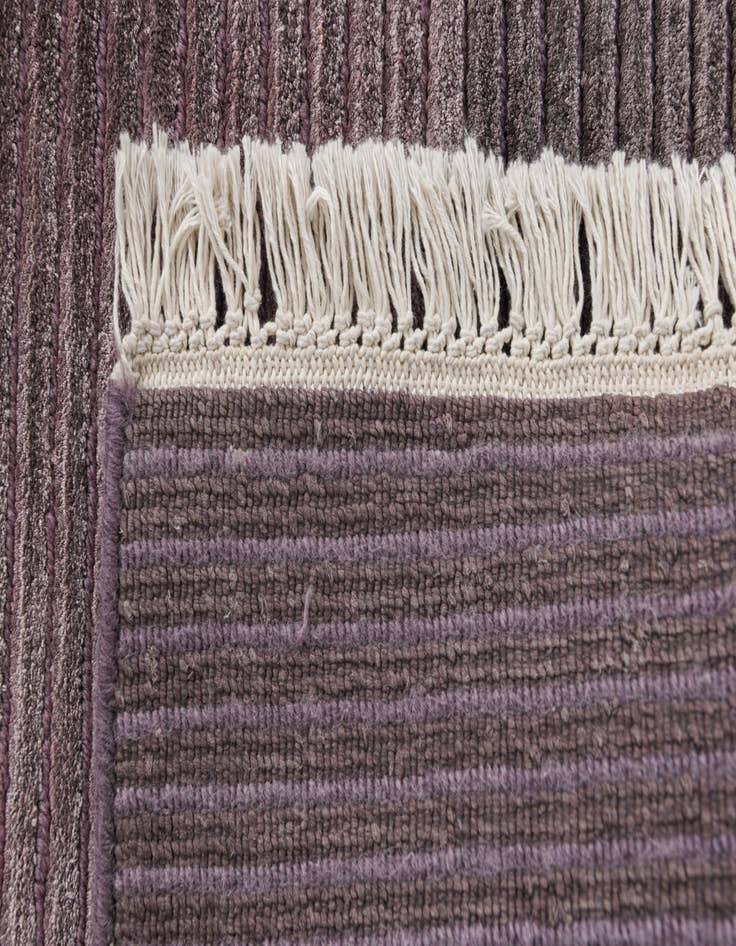 Detail image of 6' 7 x 9' 10  Hand Knotted Darya Wool Rug