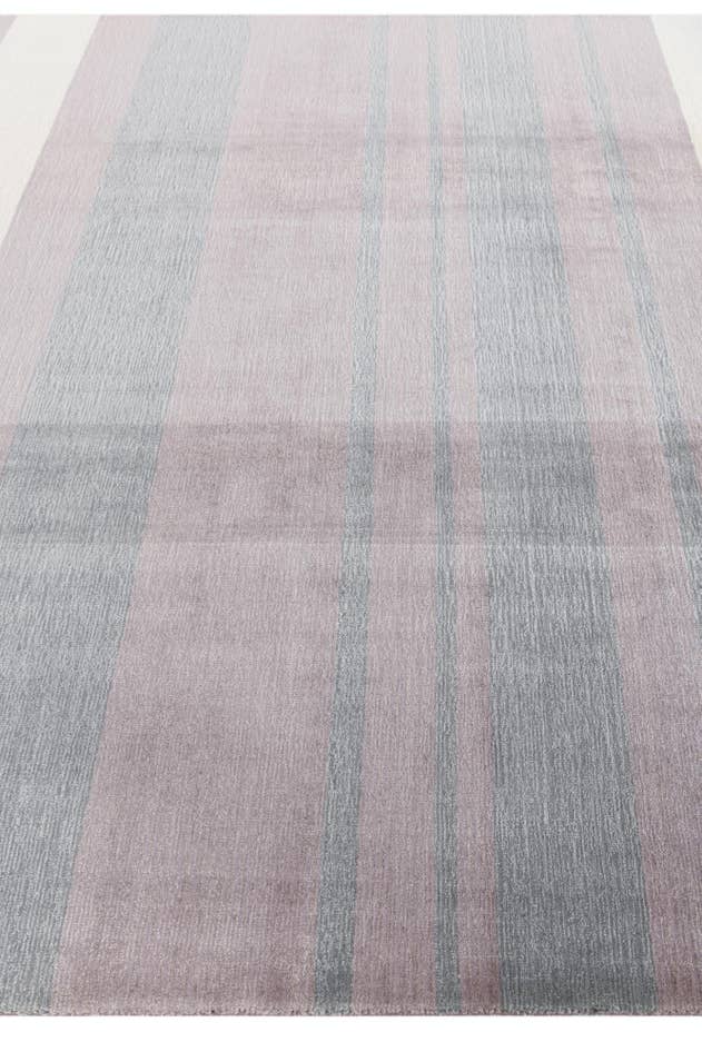 Detail image of 6' 7 x 9' 10 Hand Knotted Darya Wool Rug