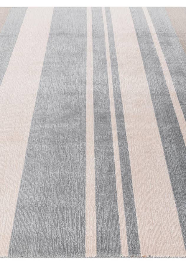 Detail image of 6' 7 x 9' 10 Hand Knotted Darya Wool Rug