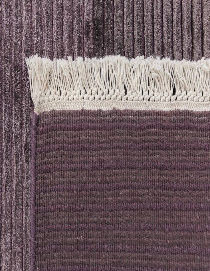 Detail image of 6' 6 x 9' 10  Hand Knotted Darya Wool Rug