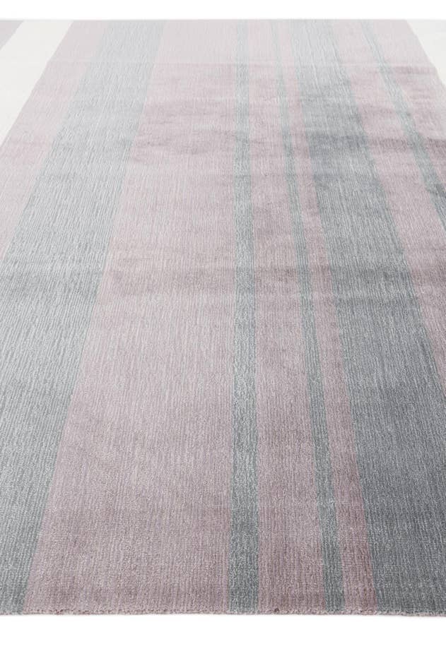 Detail image of 6' 6 x 9' 9 Hand Knotted Darya Wool Rug