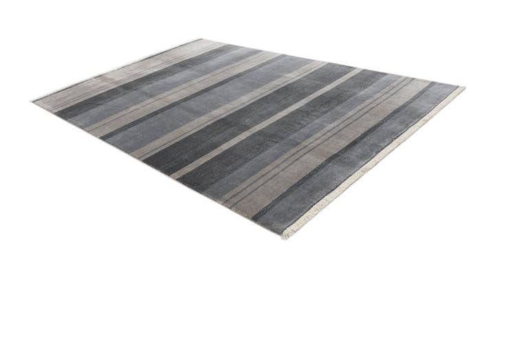 Detail image of 6' 6 x 9' 9 Hand Knotted Darya Wool Rug