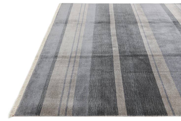 Detail image of 6' 6 x 9' 9 Hand Knotted Darya Wool Rug