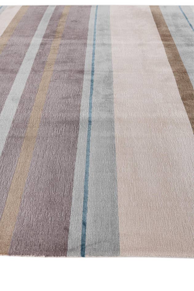 Detail image of 6' 6 x 9' 9 Hand Knotted Darya Wool Rug