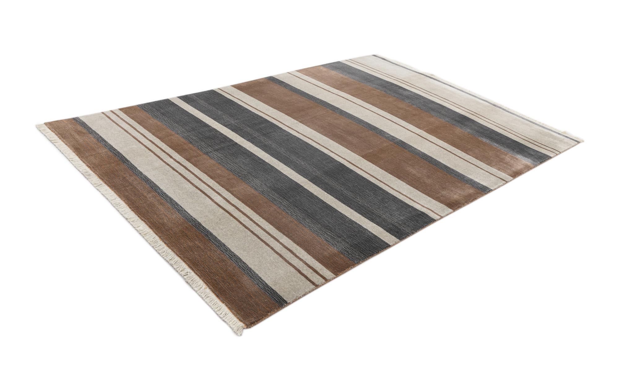 6' 6 x 9' 9 Hand Knotted Darya Wool Rug