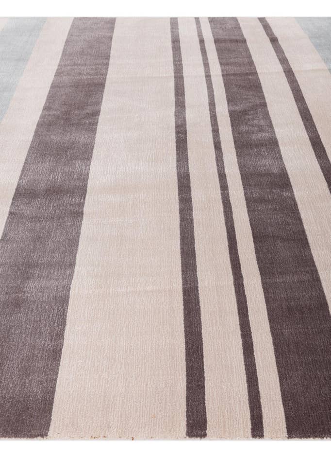 Detail image of 6' 7 x 9' 9 Hand Knotted Darya Wool Rug