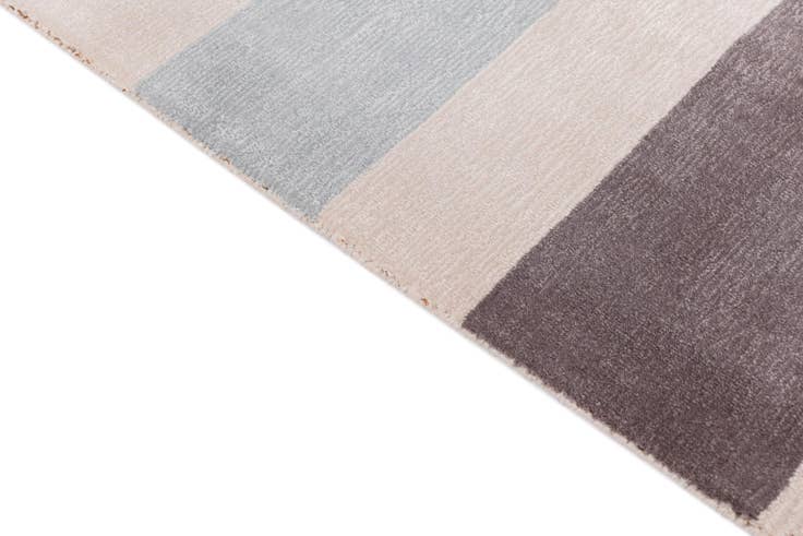 Detail image of 6' 7 x 9' 9 Hand Knotted Darya Wool Rug