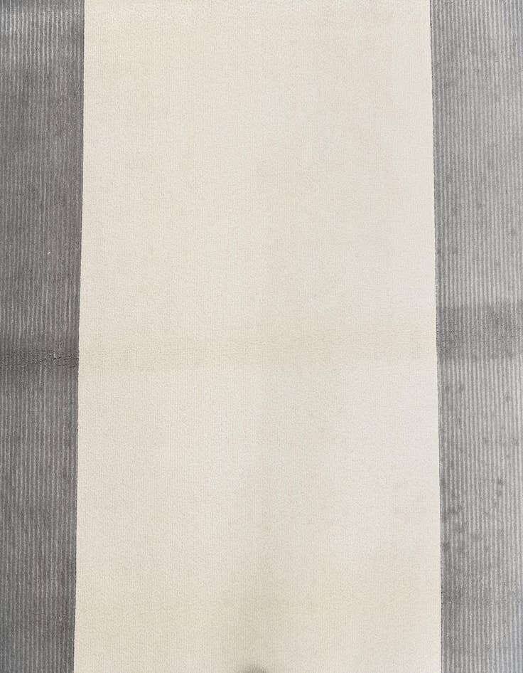 Detail image of 6' 10 x 9' 5  Hand Knotted Darya Wool Rug