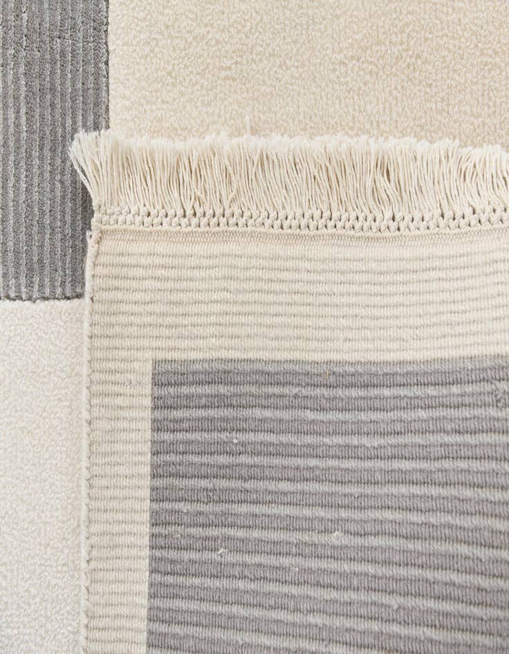 Detail image of 6' 10 x 9' 5  Hand Knotted Darya Wool Rug