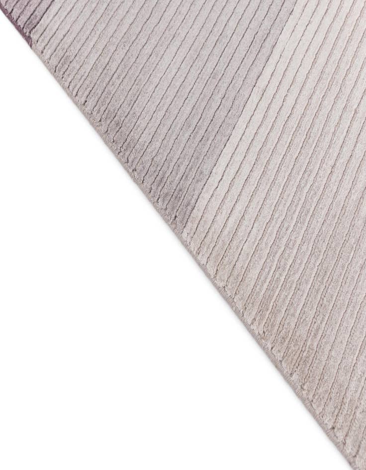 Detail image of 6' 7 x 9' 10 Hand Knotted Darya Wool Rug