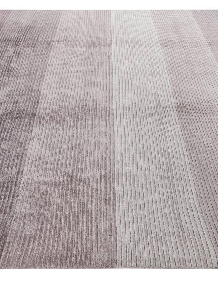 Detail image of 6' 7 x 9' 10  Hand Knotted Darya Wool Rug