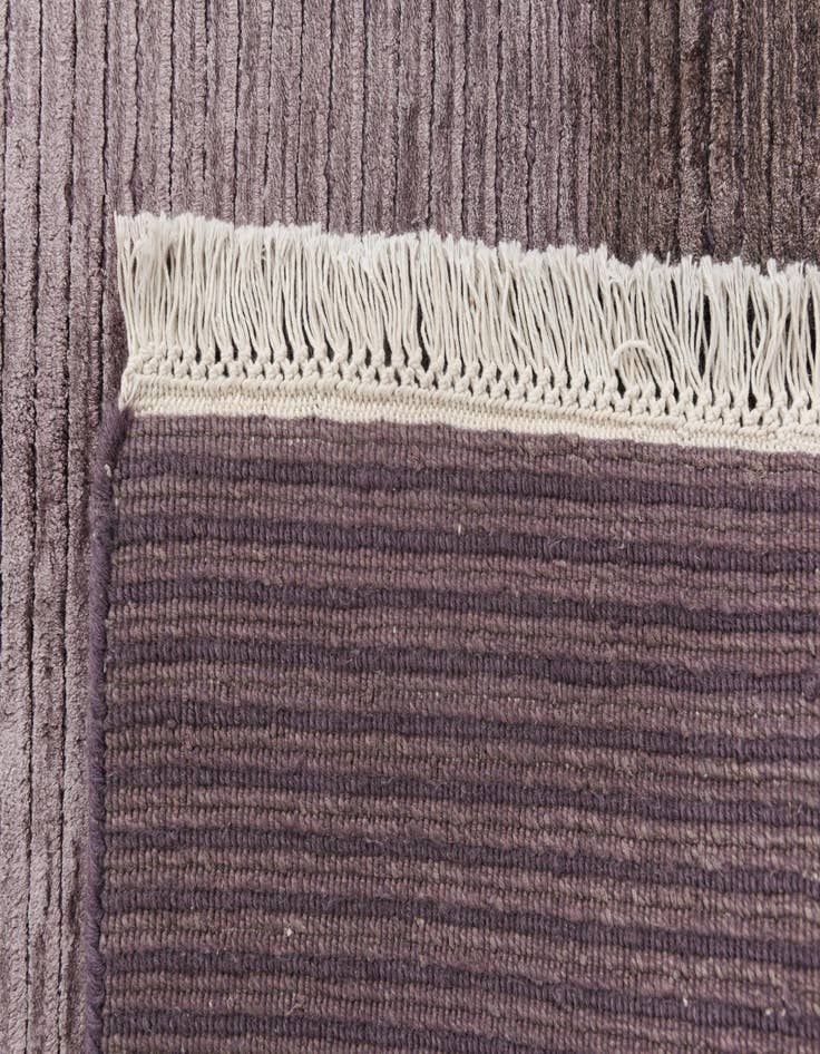 Detail image of 6' 7 x 9' 10  Hand Knotted Darya Wool Rug