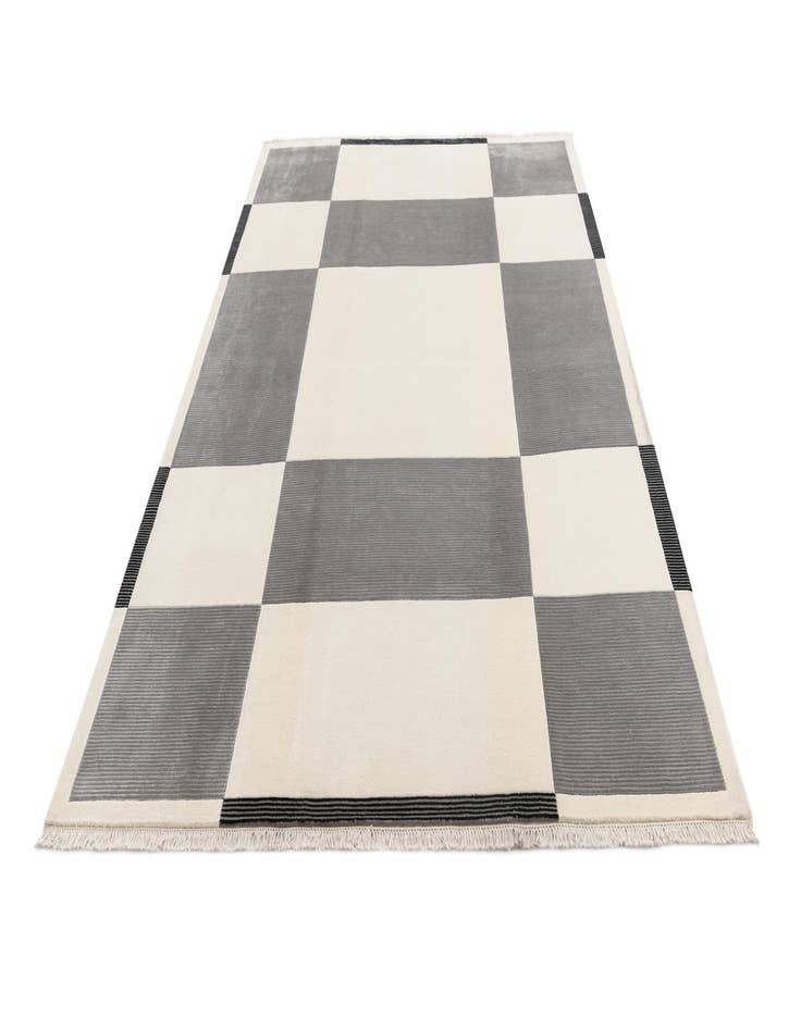 Detail image of 6' 7 x 10'  Hand Knotted Darya Wool Rug