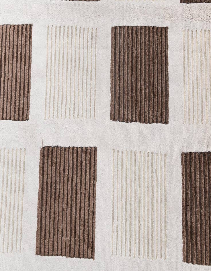 Detail image of 6' 7 x 10'  Hand Knotted Darya Wool Rug