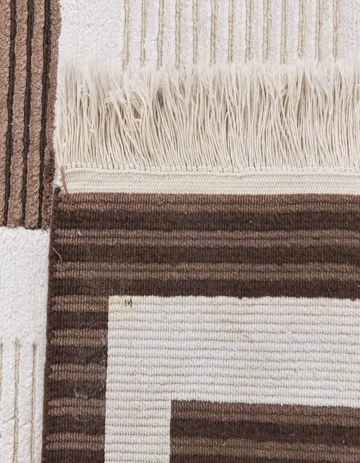 Detail image of 6' 7 x 10'  Hand Knotted Darya Wool Rug