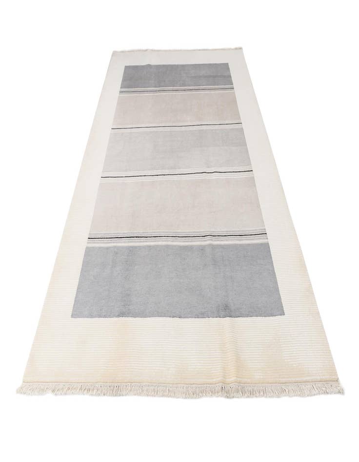 Detail image of 6' 11 x 9' 4  Hand Knotted Darya Wool Rug