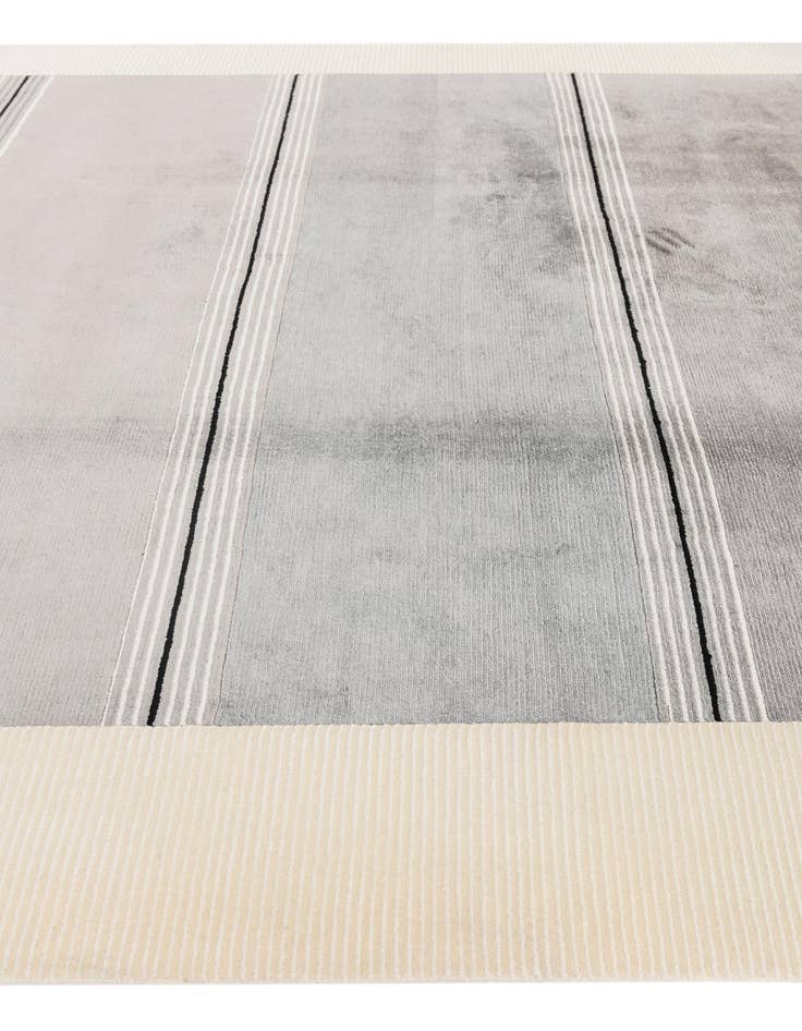 Detail image of 6' 11 x 9' 4  Hand Knotted Darya Wool Rug