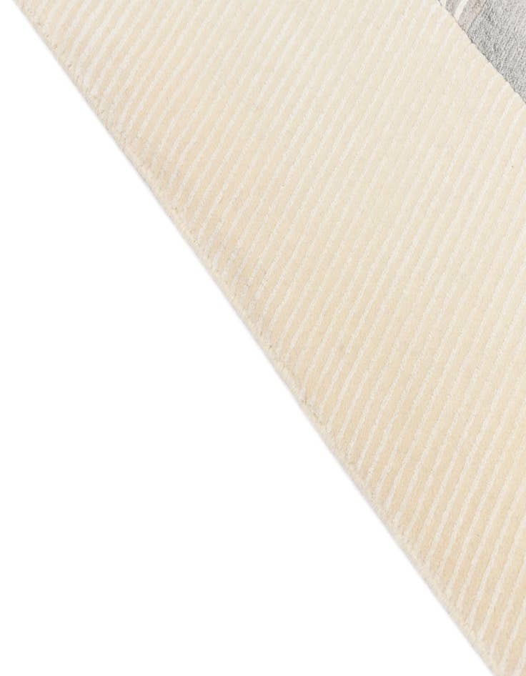 Detail image of 6' 11 x 9' 4  Hand Knotted Darya Wool Rug