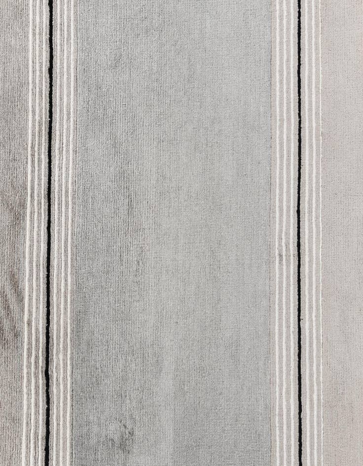 Detail image of 6' 11 x 9' 4  Hand Knotted Darya Wool Rug