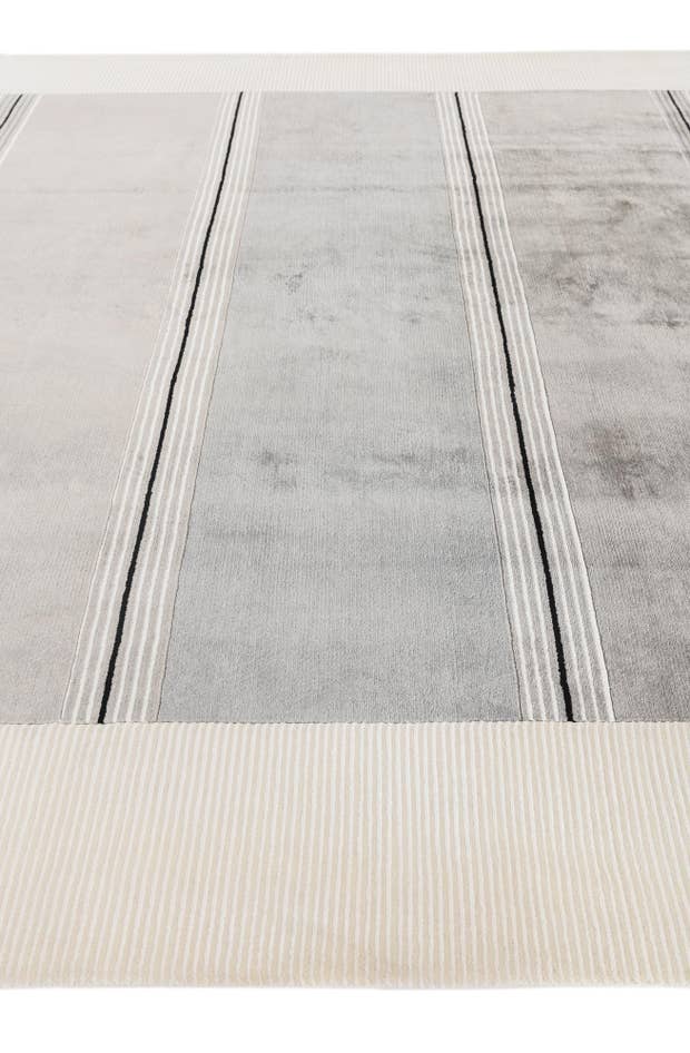 Detail image of 6' 10 x 9' 9 Hand Knotted Darya Wool Rug