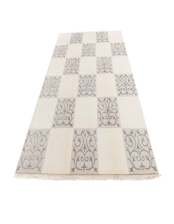 Detail image of 6' 7 x 9' 10  Hand Knotted Darya Wool Rug