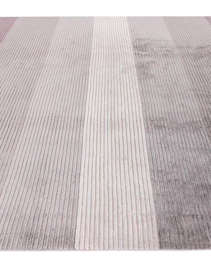 Detail image of 6' 7 x 10'  Hand Knotted Darya Wool Rug