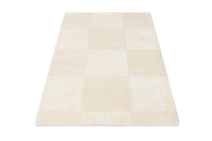 Detail image of 2' 11 x 4' 7 Hand Knotted Darya Wool Rug