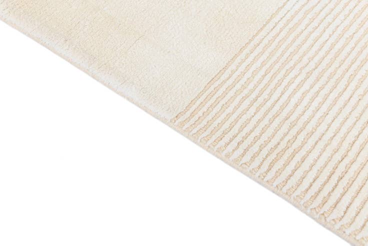 Detail image of 2' 11 x 4' 7 Hand Knotted Darya Wool Rug