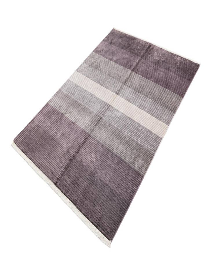 Detail image of 4' 11 x 6' 7  Hand Knotted Darya Wool Rug