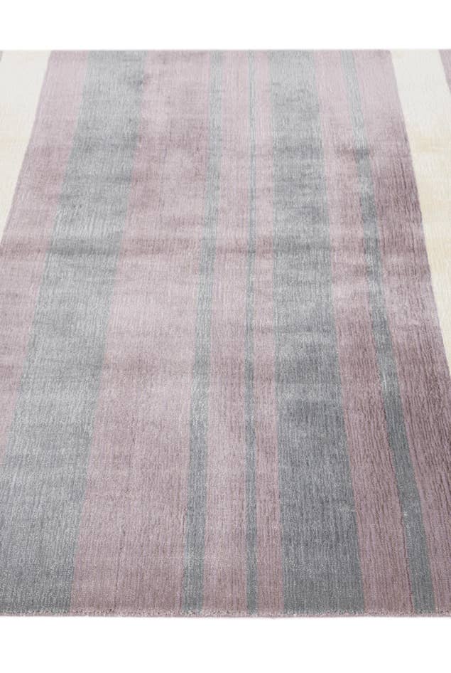 Detail image of 4' 11 x 6' 8 Hand Knotted Darya Wool Rug