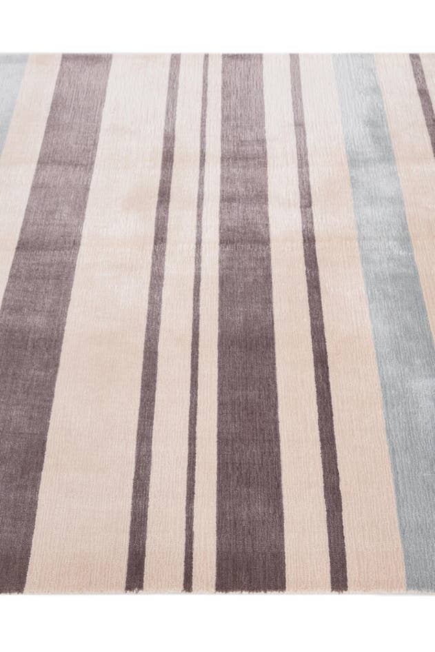 Detail image of 4' 11 x 6' 7 Hand Knotted Darya Wool Rug