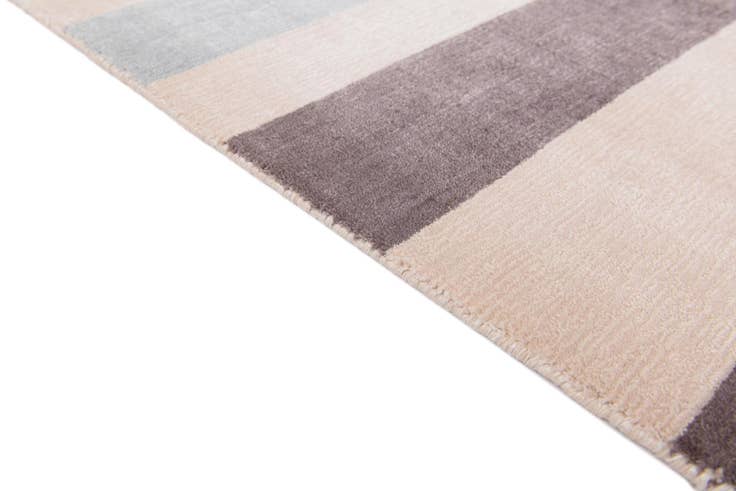 Detail image of 4' 11 x 6' 7 Hand Knotted Darya Wool Rug