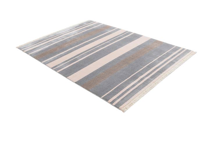 Detail image of 4' 9 x 6' 7 Hand Knotted Darya Wool Rug