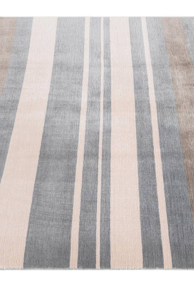 Detail image of 4' 9 x 6' 7 Hand Knotted Darya Wool Rug