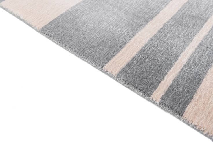 Detail image of 4' 9 x 6' 7 Hand Knotted Darya Wool Rug