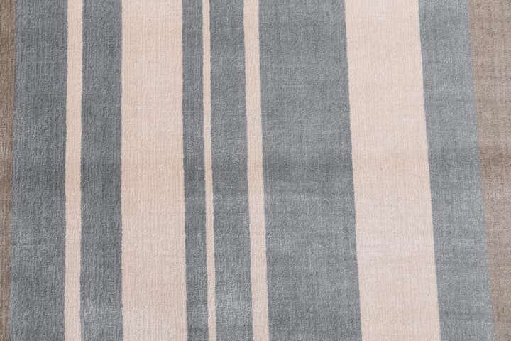 4' 9 x 6' 7 Hand Knotted Darya Wool Rug