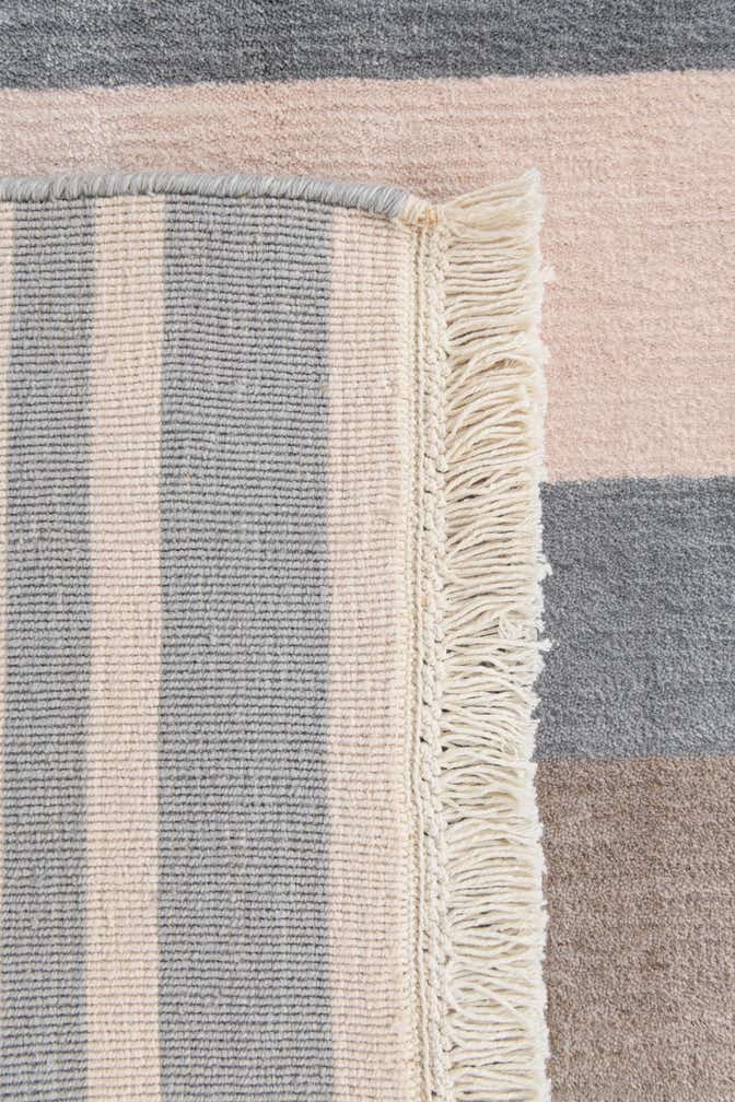 4' 9 x 6' 7 Hand Knotted Darya Wool Rug