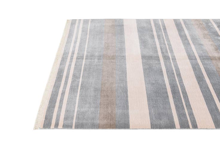 Detail image of 4' 9 x 6' 8 Hand Knotted Darya Wool Rug