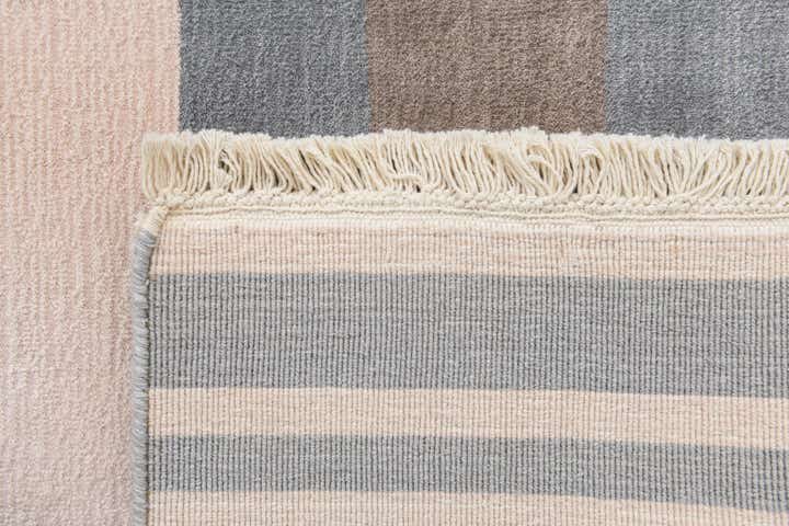 4' 9 x 6' 8 Hand Knotted Darya Wool Rug