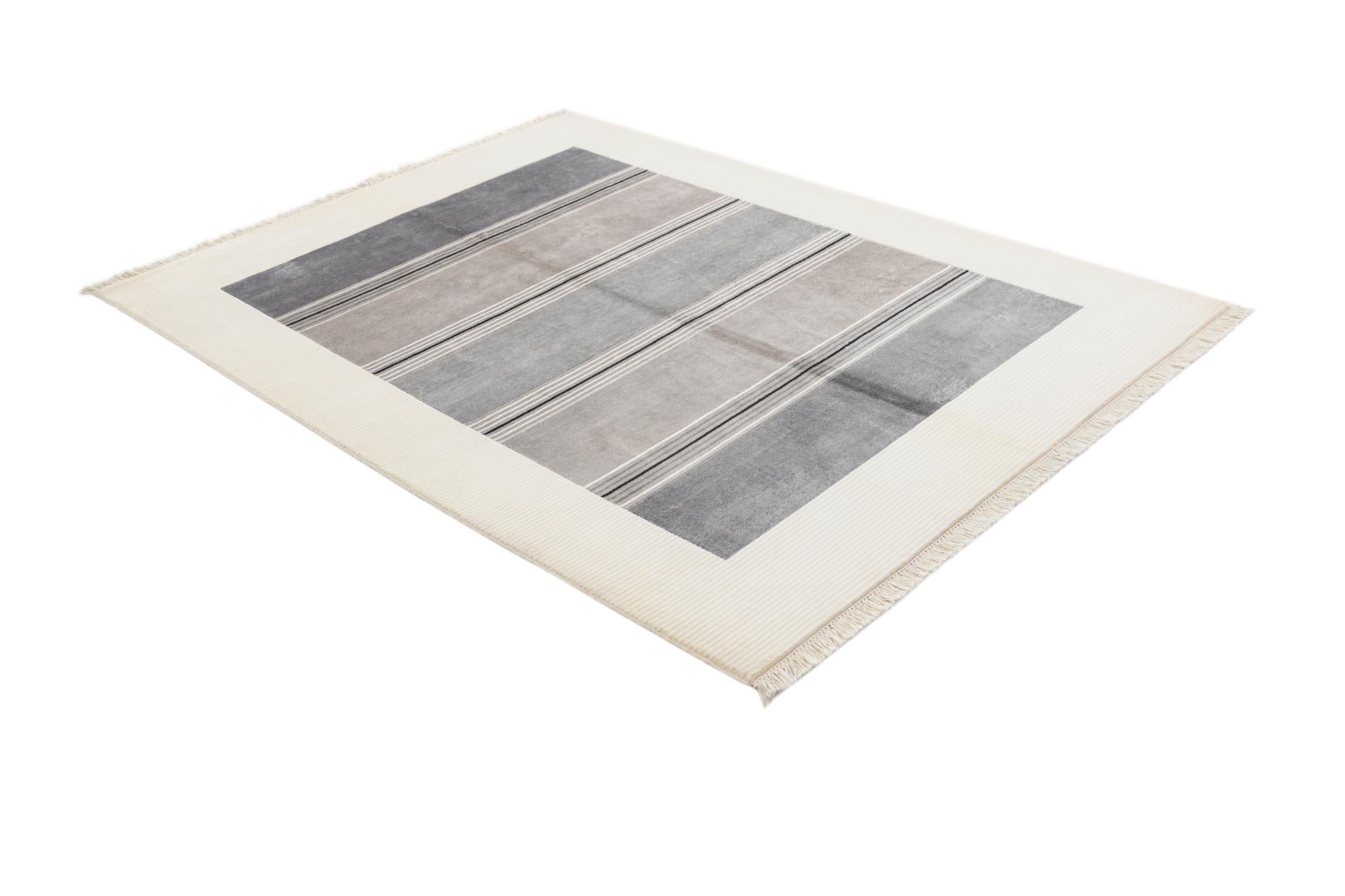 4' 11 x 6' 8 Hand Knotted Darya Wool Rug