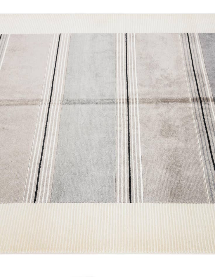 Detail image of 4' 11 x 6' 8  Hand Knotted Darya Wool Rug