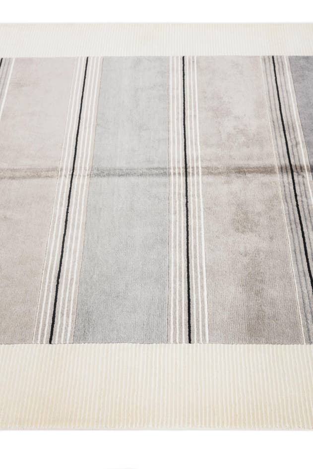 Detail image of 4' 11 x 6' 8 Hand Knotted Darya Wool Rug