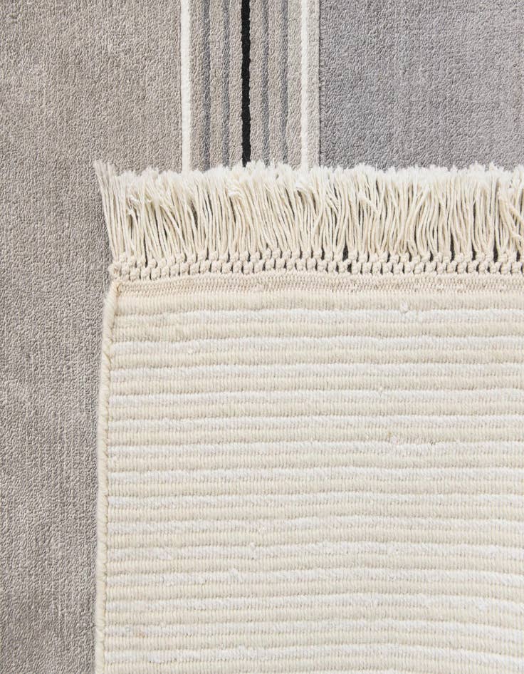 Detail image of 4' 11 x 6' 8  Hand Knotted Darya Wool Rug
