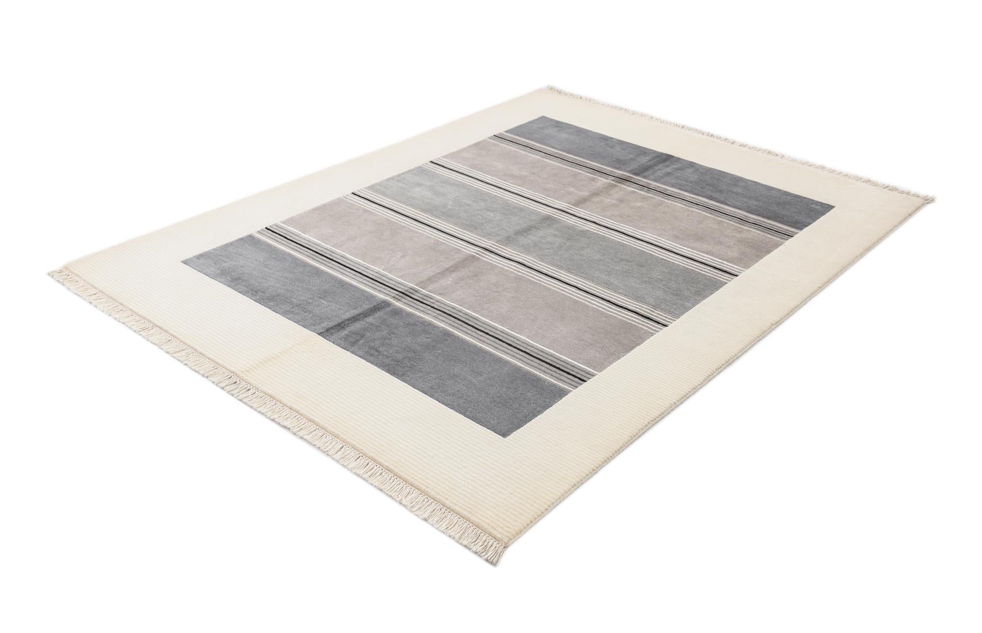 4' 11 x 6' 8 Hand Knotted Darya Wool Rug