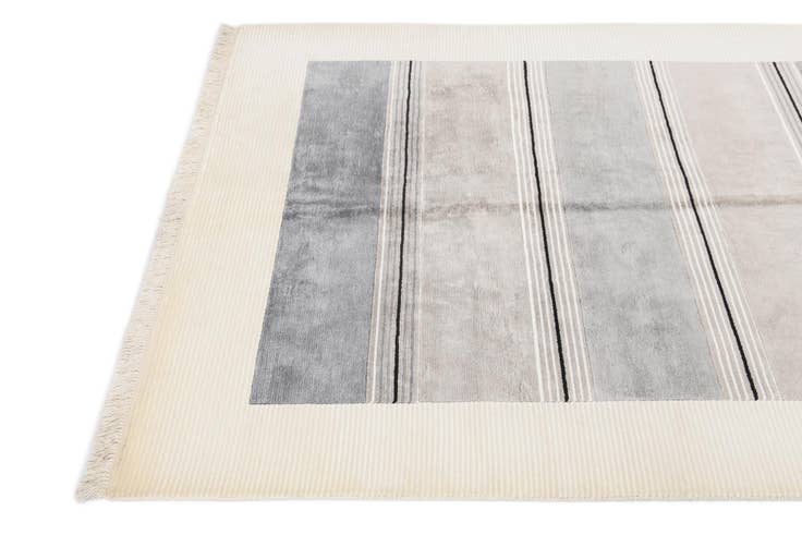 Detail image of 4' 11 x 6' 8 Hand Knotted Darya Wool Rug