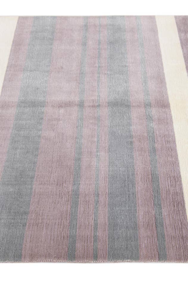 Detail image of 4' 11 x 6' 7 Hand Knotted Darya Wool Rug