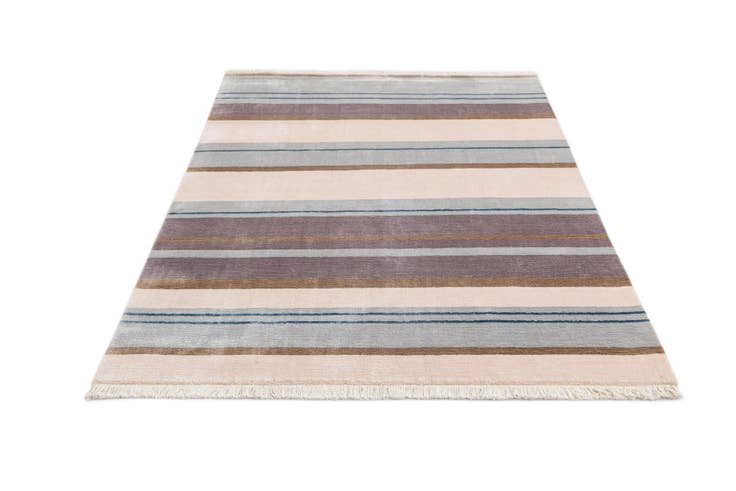 Detail image of 4' 11 x 6' 7 Hand Knotted Darya Wool Rug