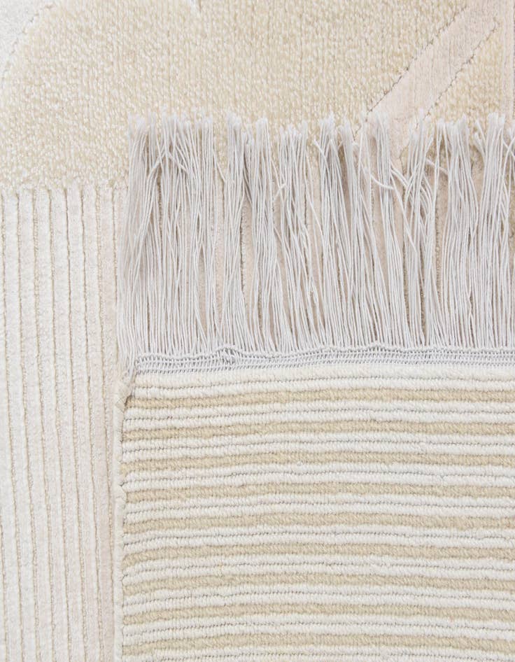 Detail image of 5' 8 x 8'  Hand Knotted Darya Wool Rug