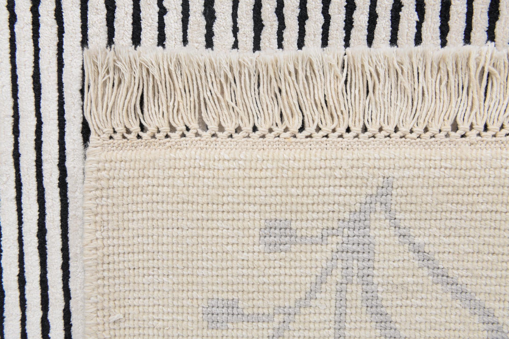 5' 9 x 7' 10 Hand Knotted Darya Wool Rug